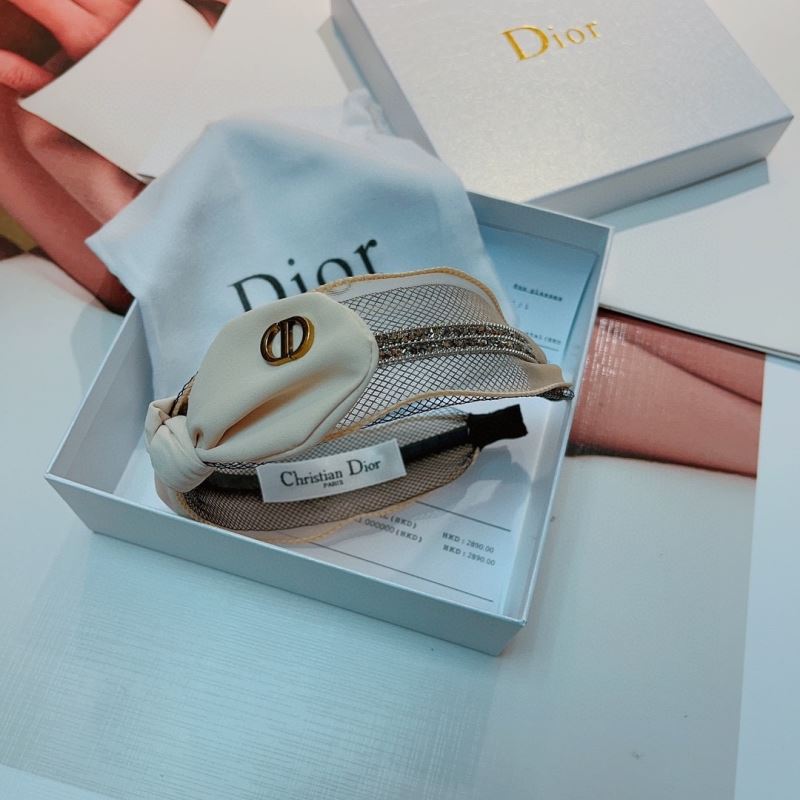 CHRISTIAN DIOR